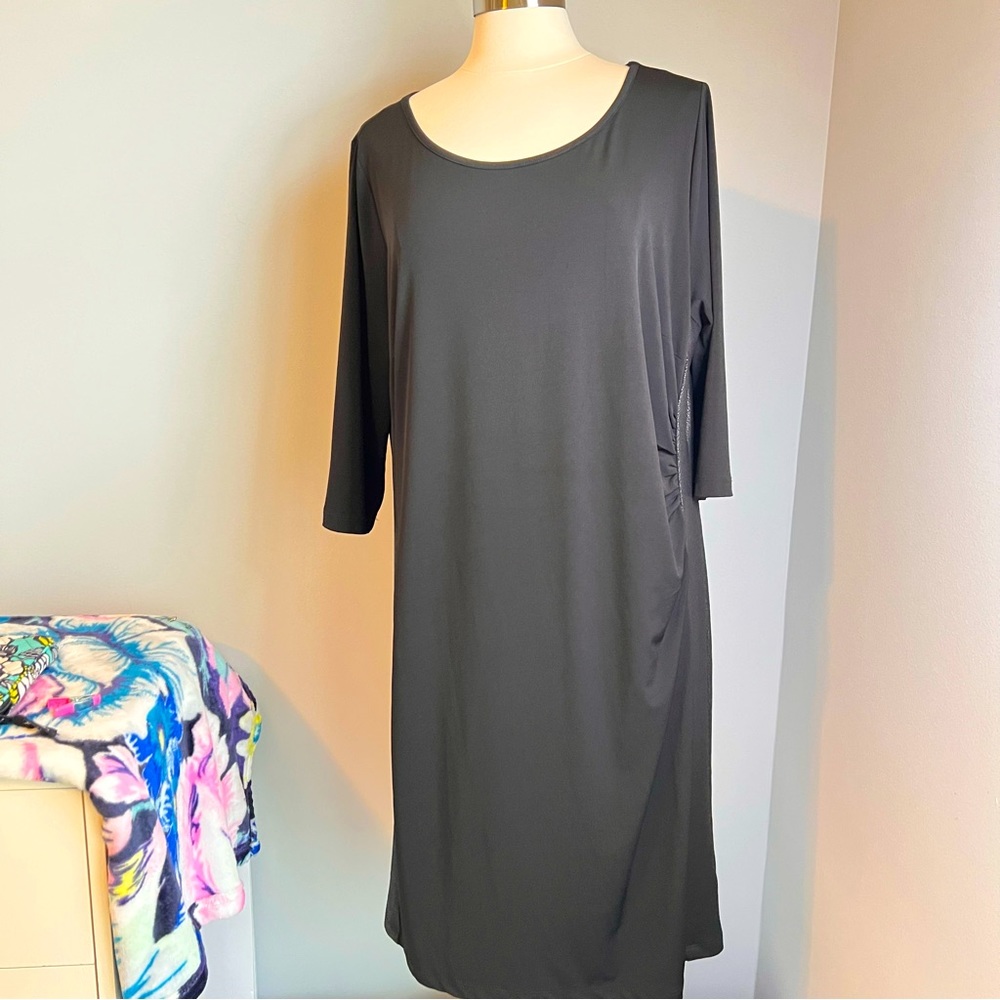 Karen Kane 2X Black Round Neckline Ruched Side Shift Dress